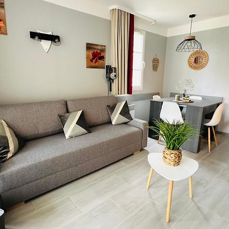 Appartement En Residence Pierre Et Vacance Au Golf Biscarrosse Exterior foto